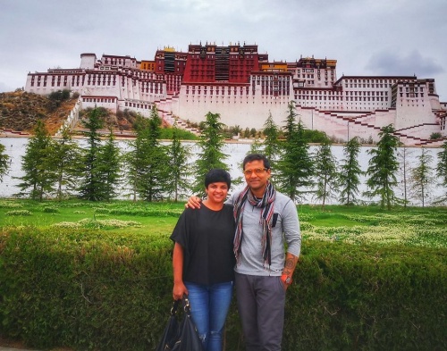 This Indian Couple has been travelling to more than 190 countries in the World even with their full-time jobs