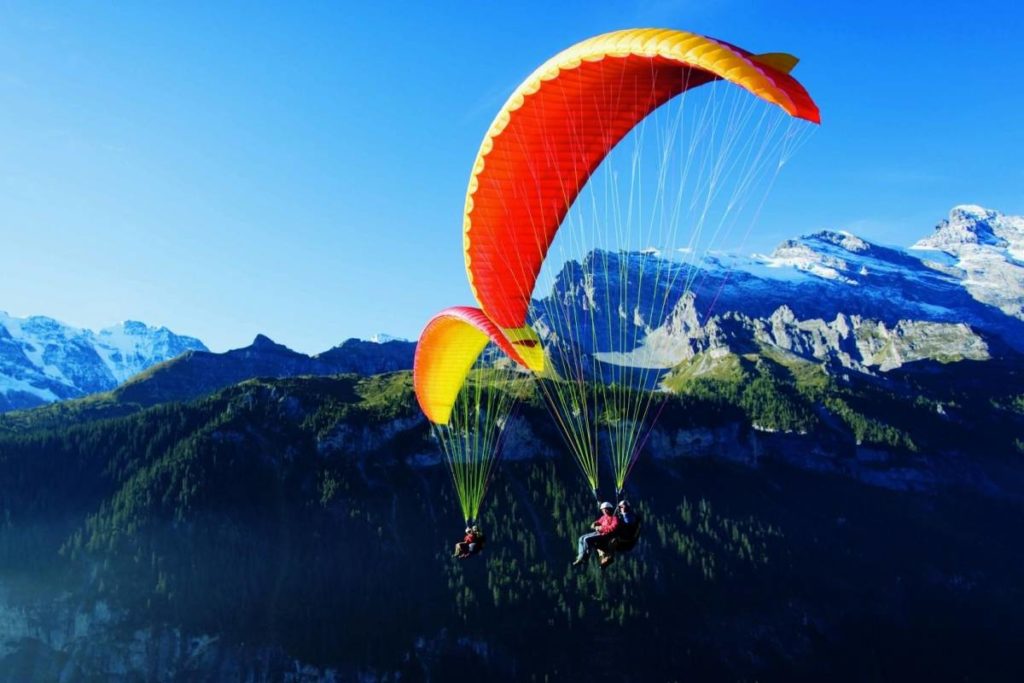 PARAGLIDING